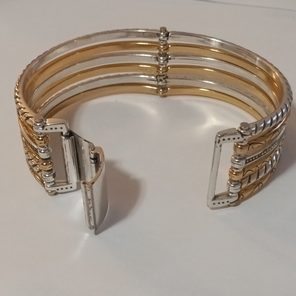 Brighton~ hinged, two toned, bangle bracelet (Vintage) ✨ - Picture 6 of 7